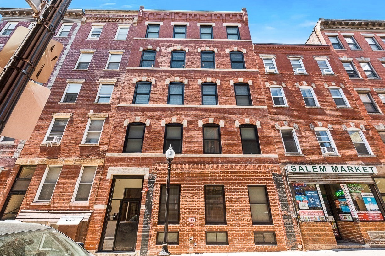 166 Salem St # 8
