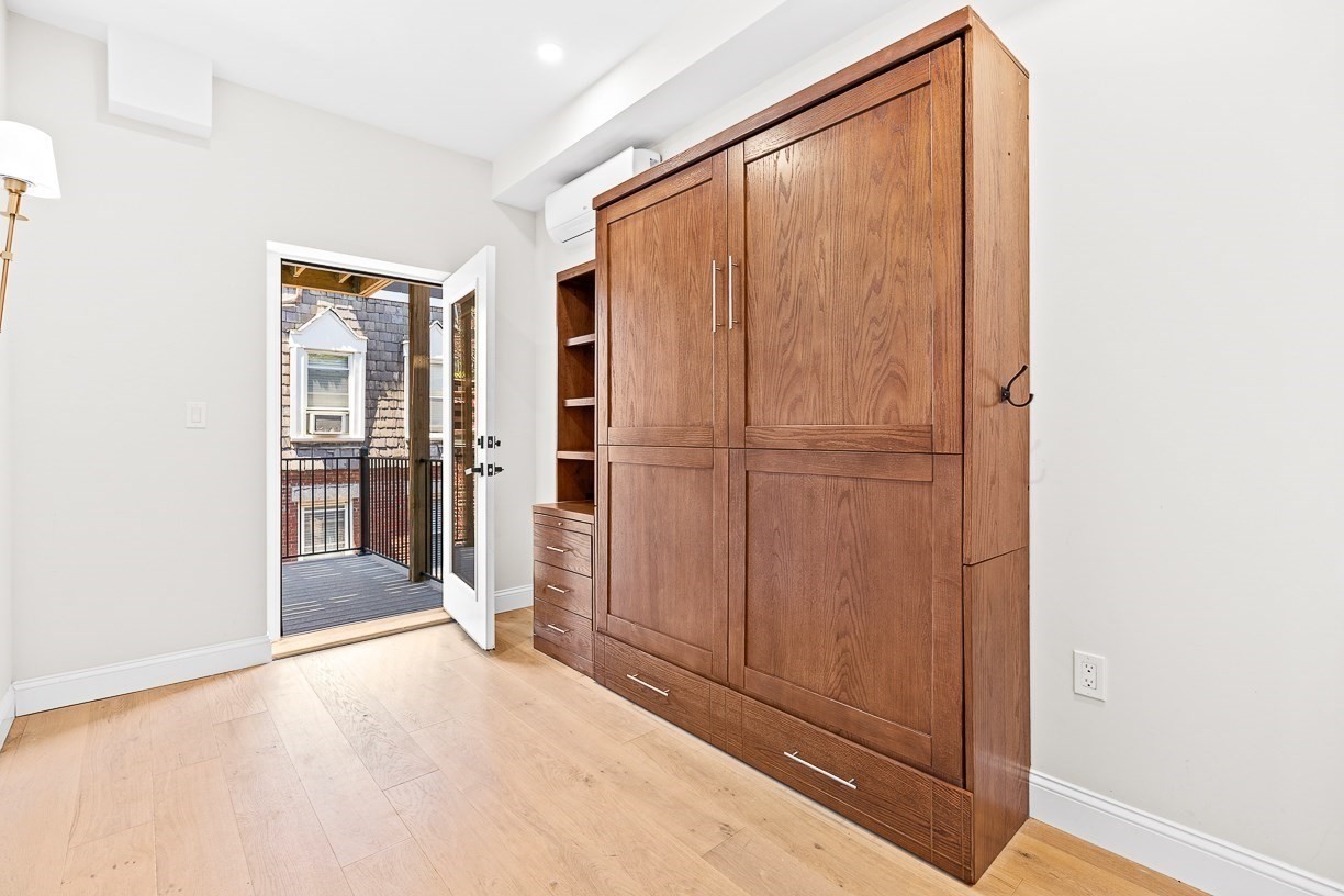166 Salem St # 8
