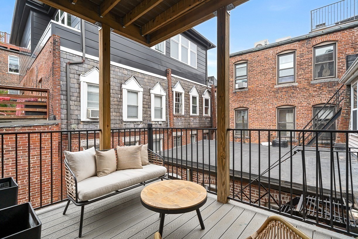166 Salem St # 8