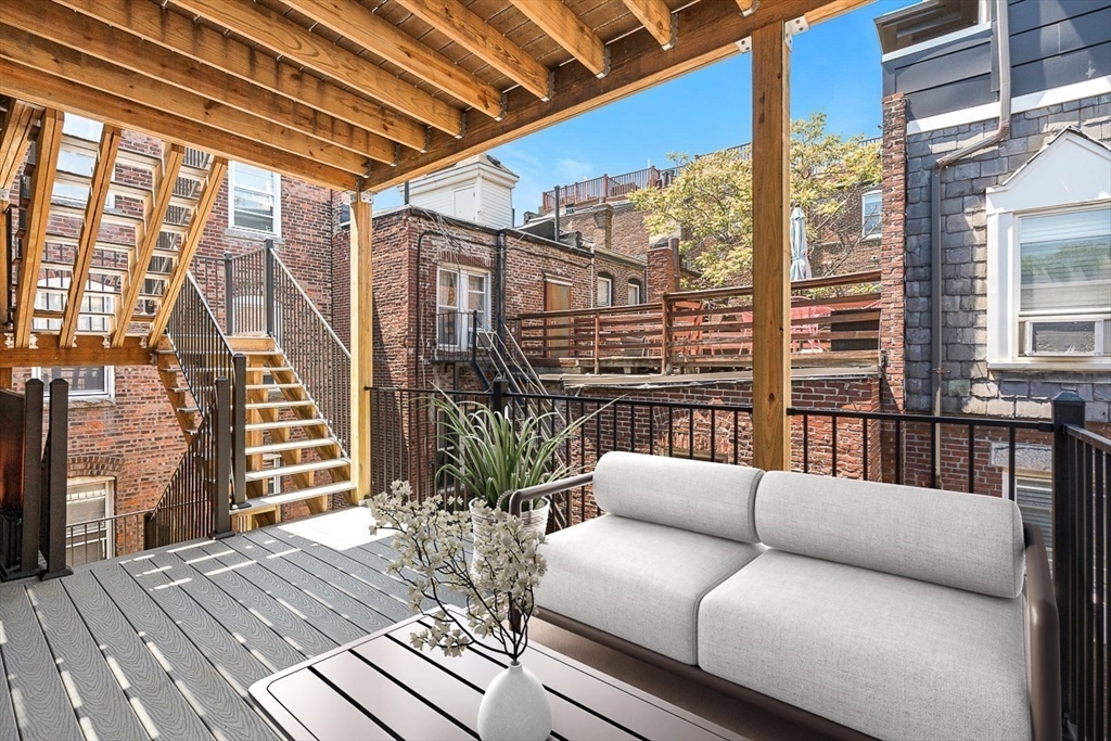 166 Salem St # 8