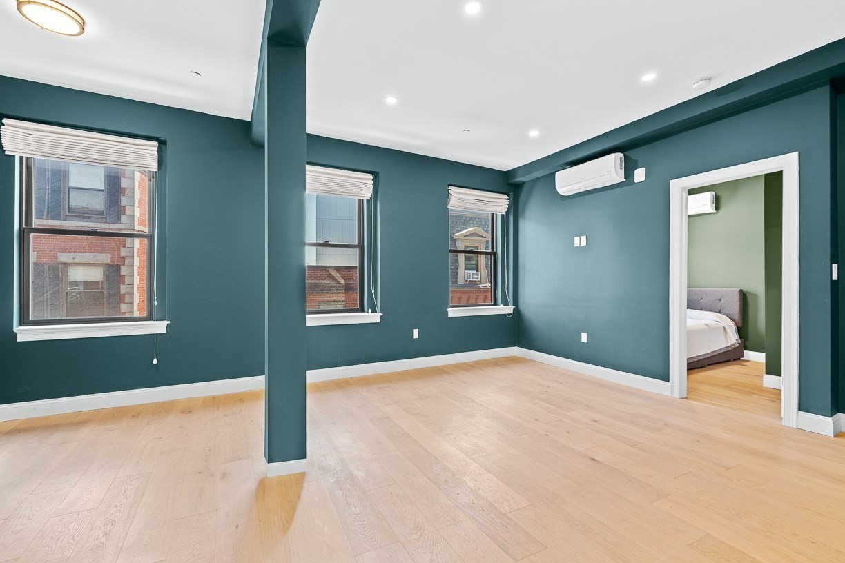 166 Salem St # 8