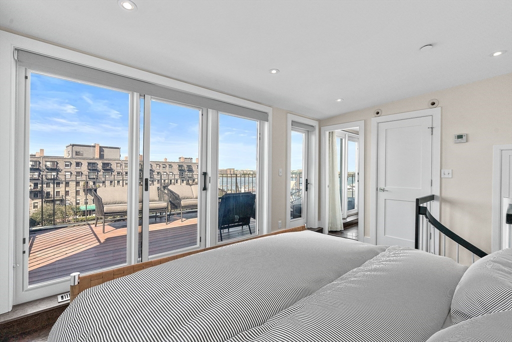 33 Commercial Wharf # 52