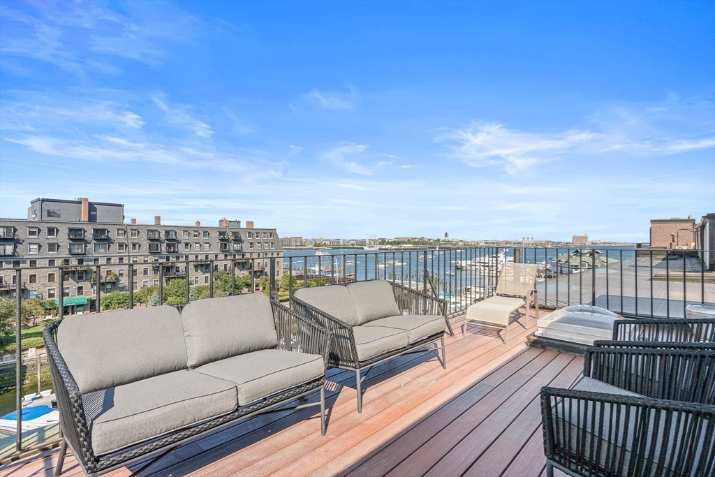 33 Commercial Wharf # 52