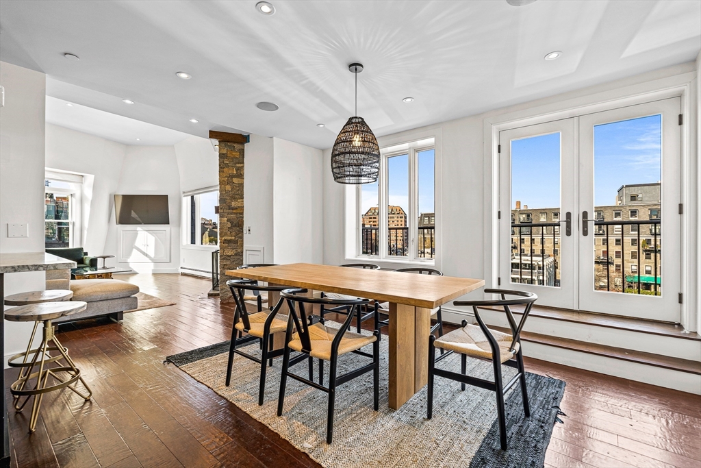 33 Commercial Wharf # 52
