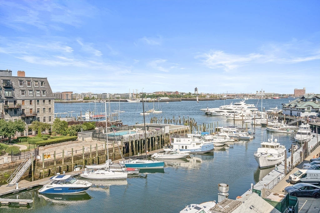 33 Commercial Wharf # 52