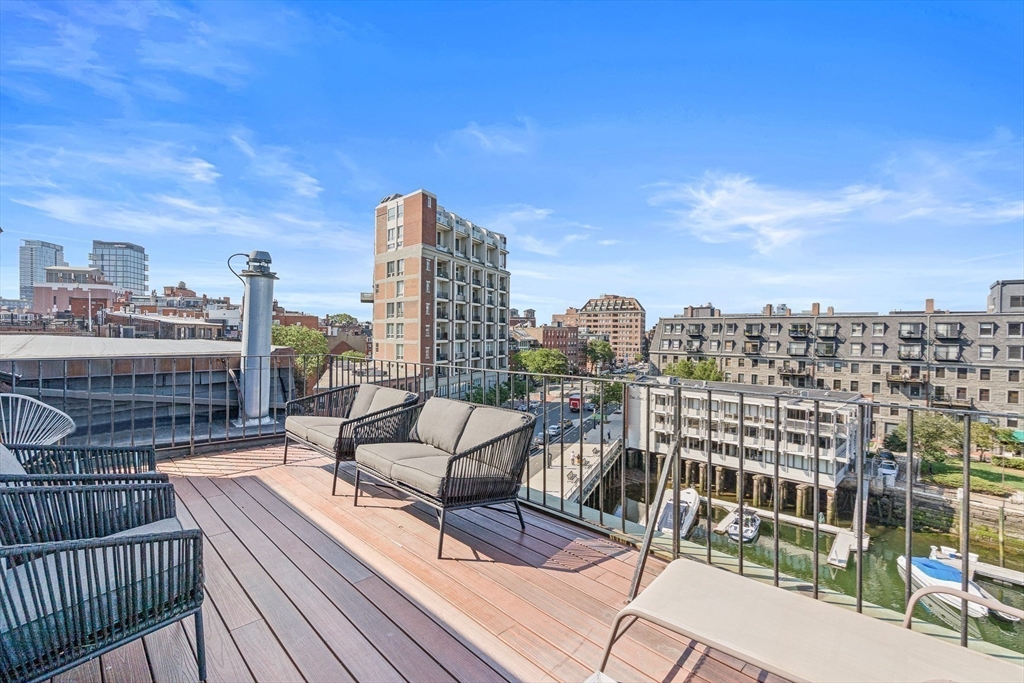 33 Commercial Wharf # 52