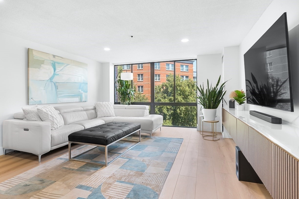 357 Commercial St # 206