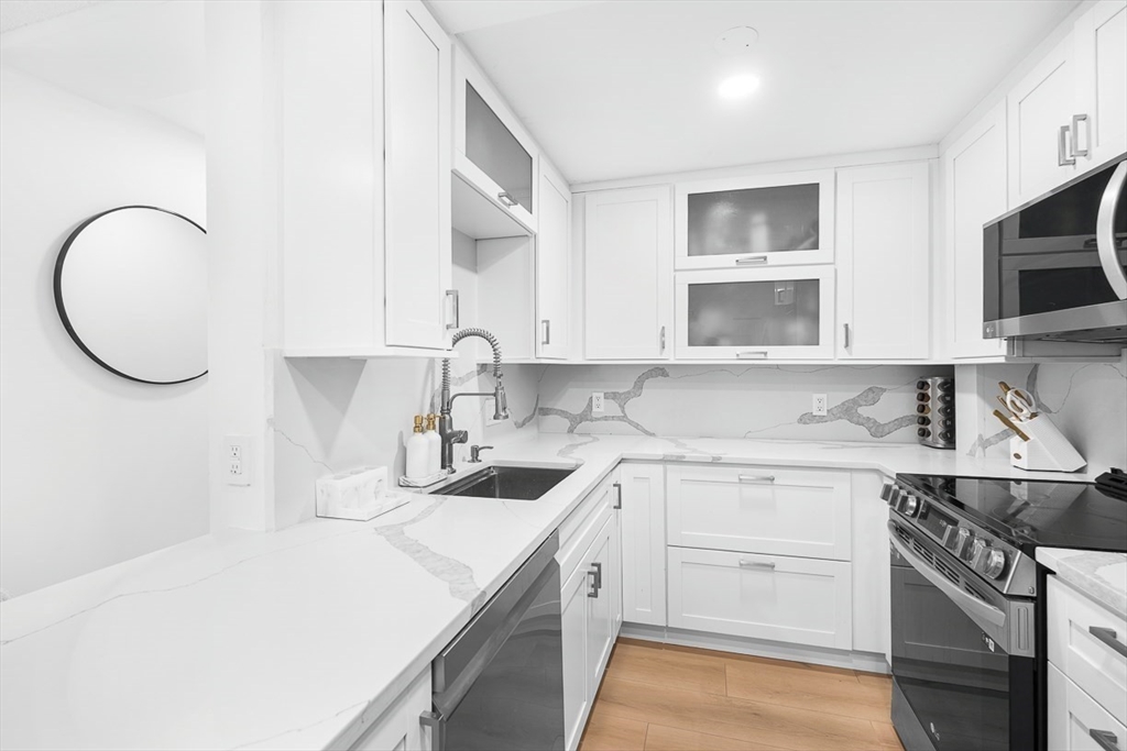 357 Commercial St # 206