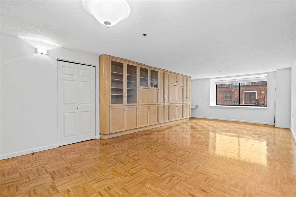 357 Commercial Street # 418