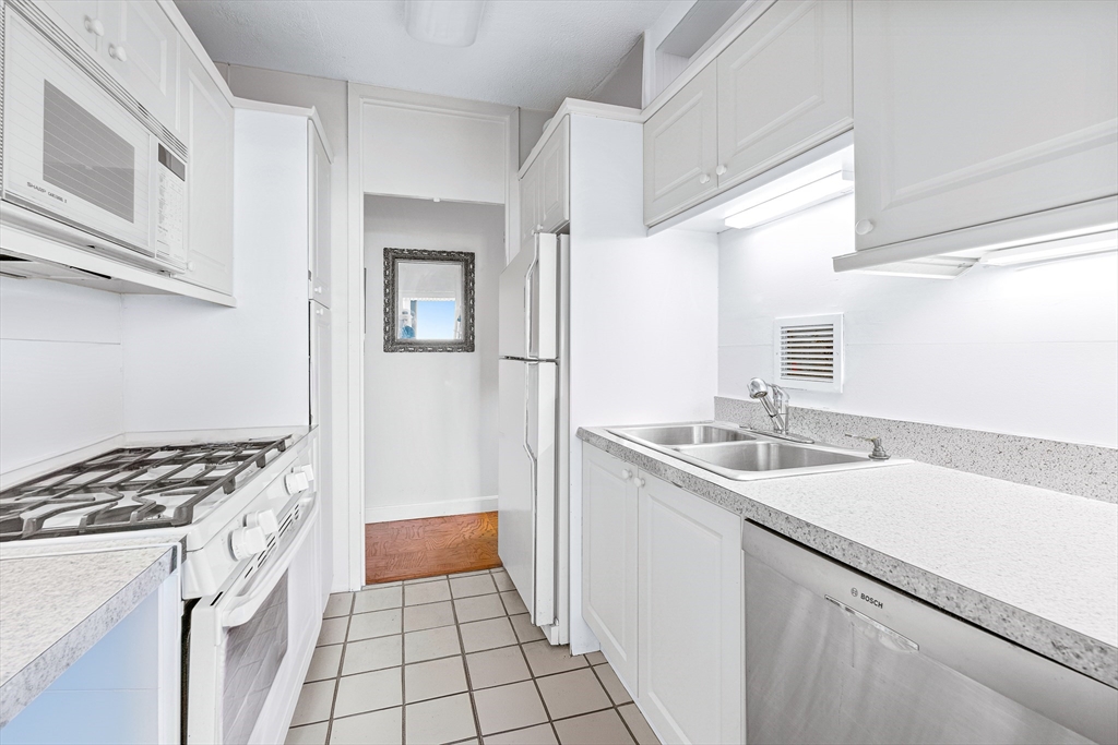 85 East India Row # 36C