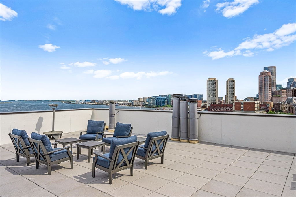 300 Commercial St # 606
