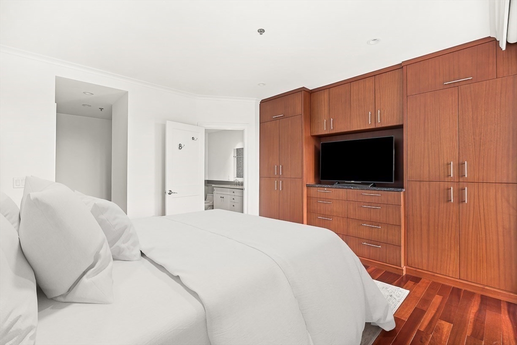 40 Battery St # 309