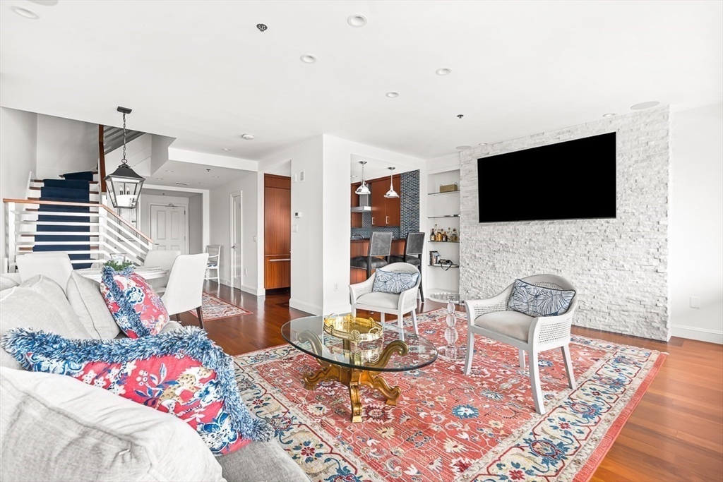 40 Battery St # 309