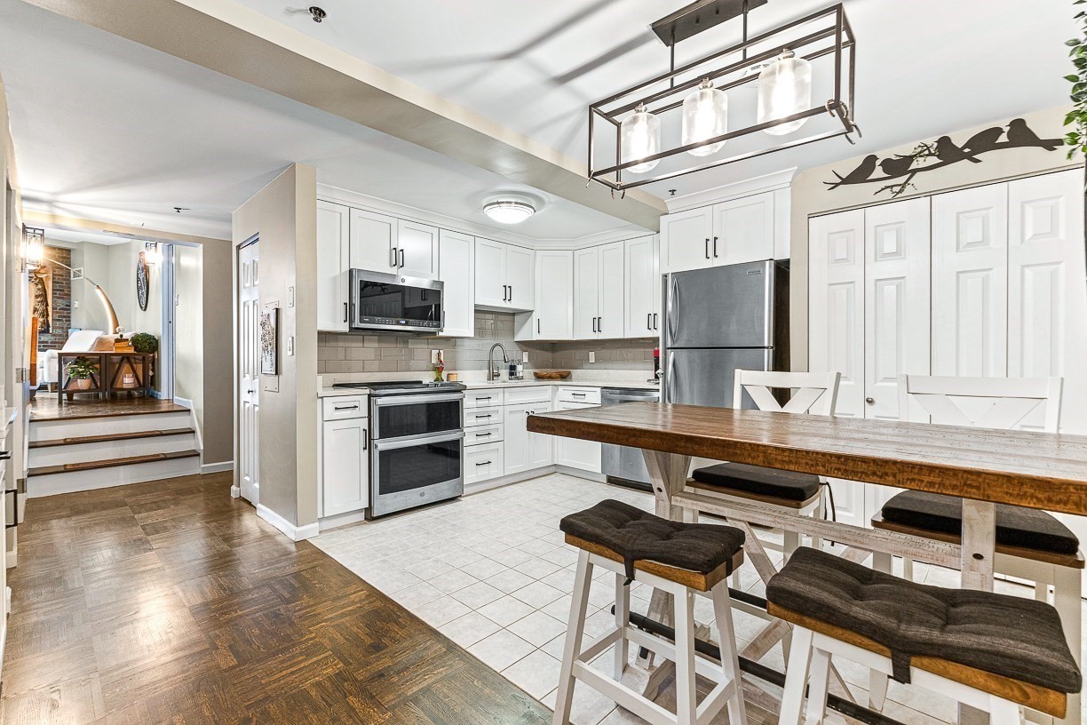 357 Commercial St # 121