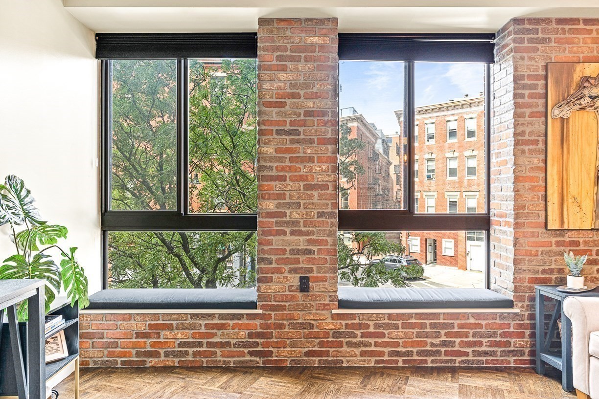357 Commercial St # 121