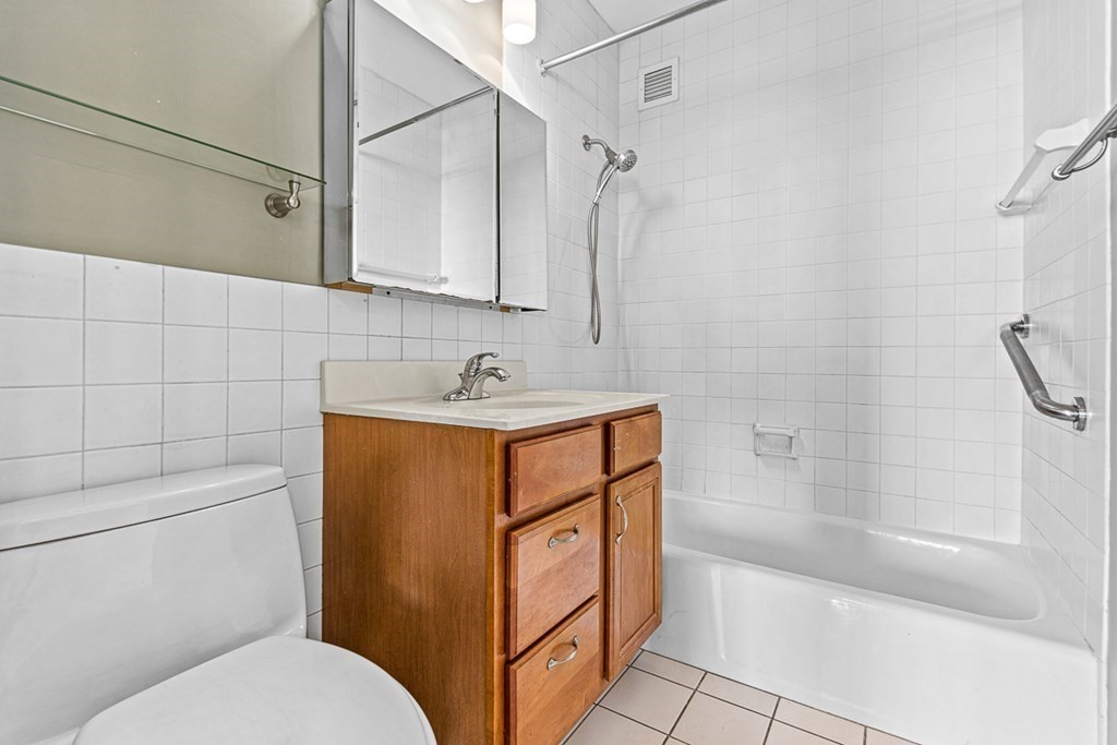 85 East India Row # 10H