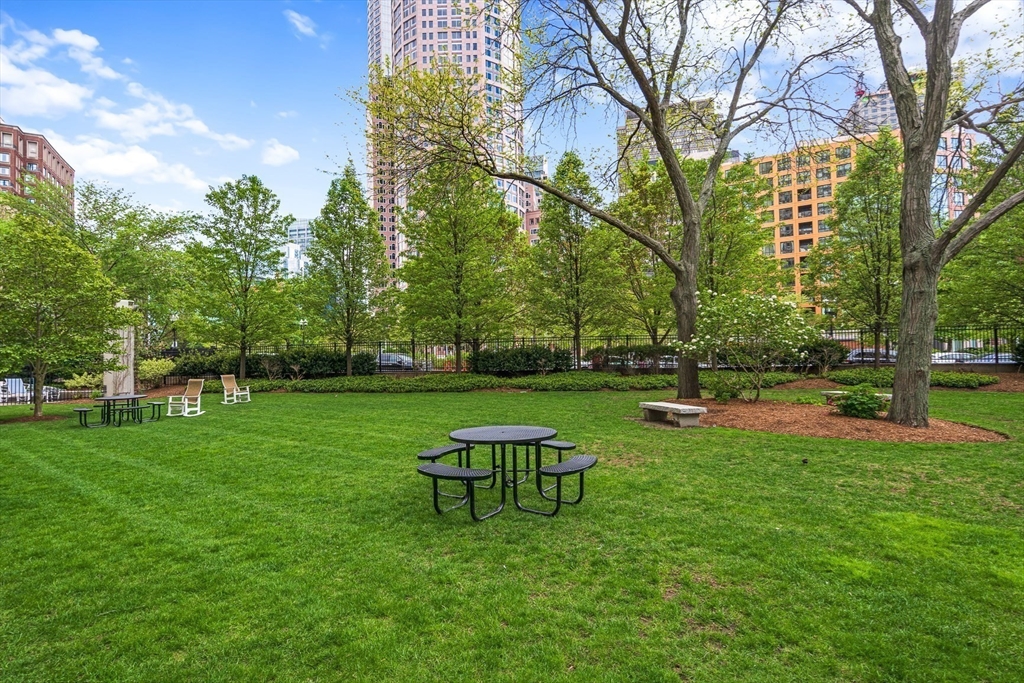 85 East India Row # 10H
