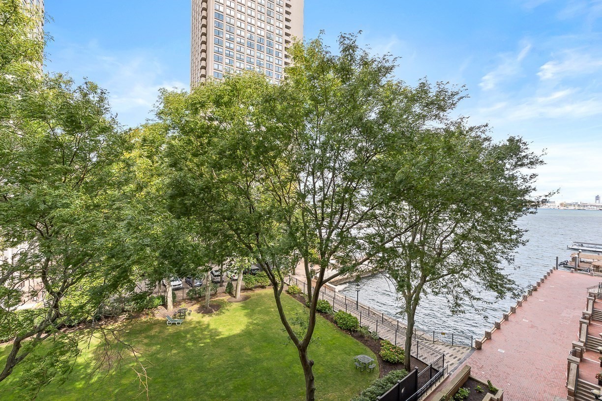 20 Rowes Wharf # 501