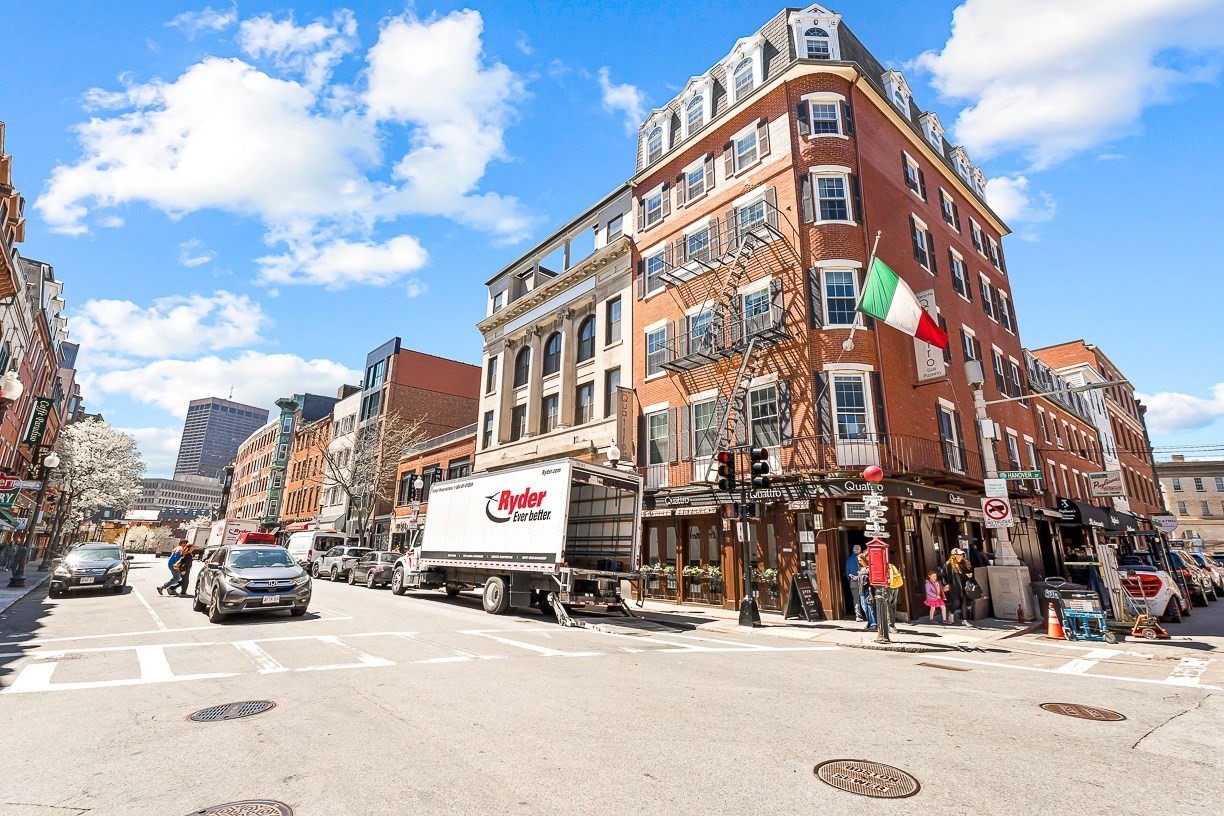 62 Commercial Wharf # B