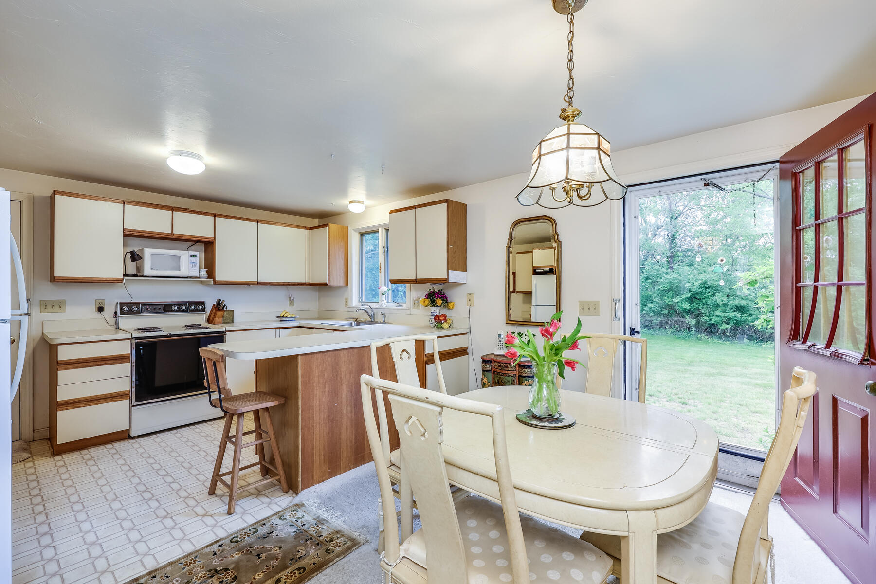 231 Knotty Pine Lane