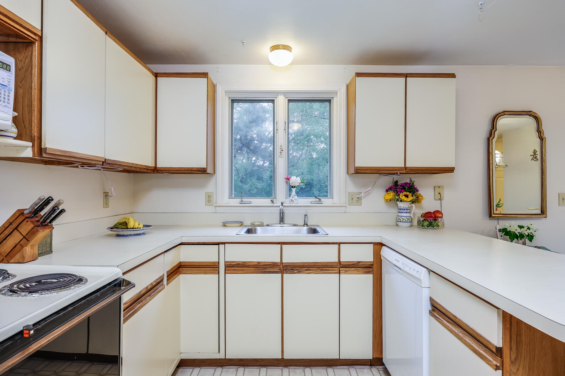 231 Knotty Pine Lane