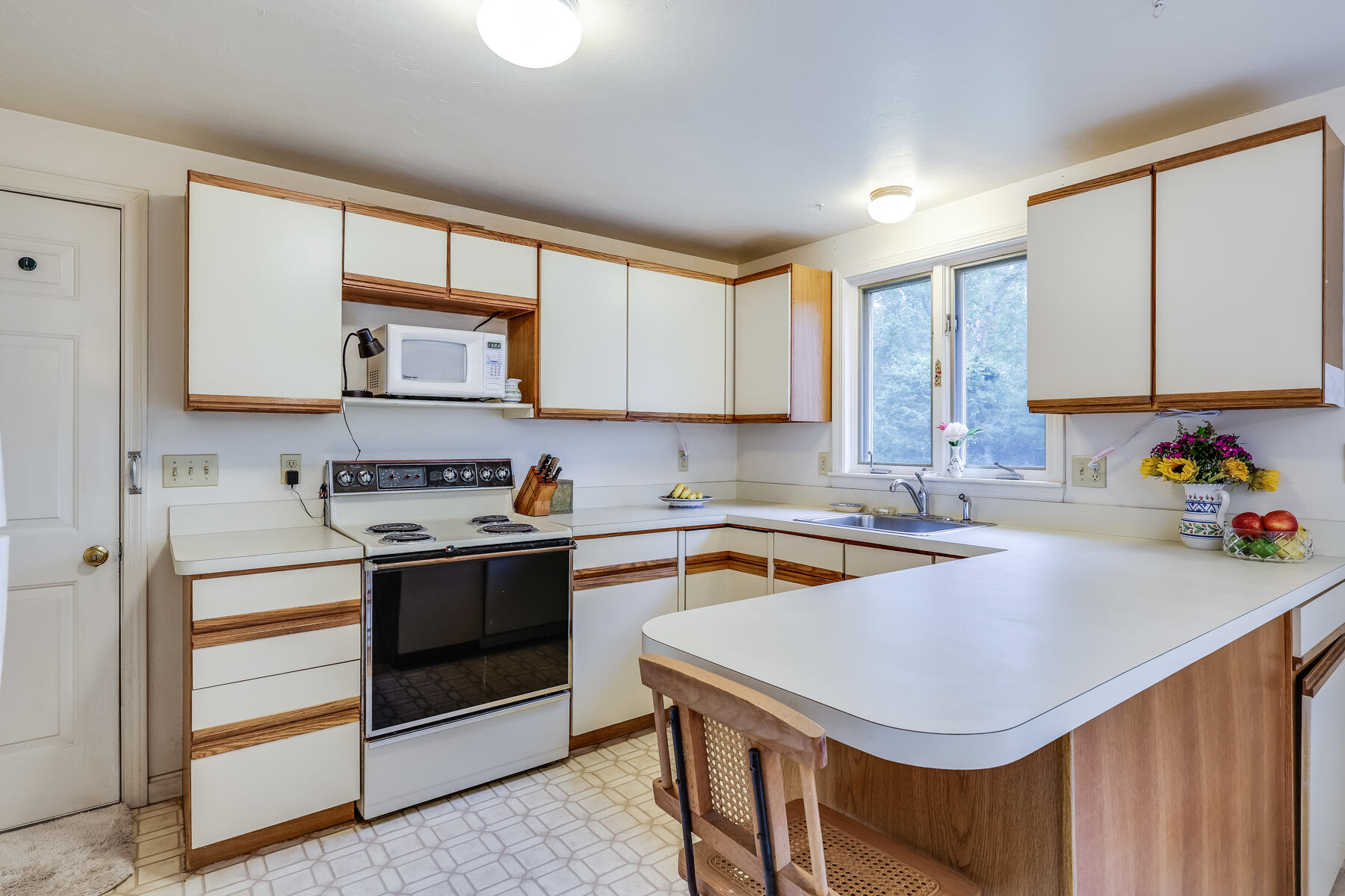 231 Knotty Pine Lane