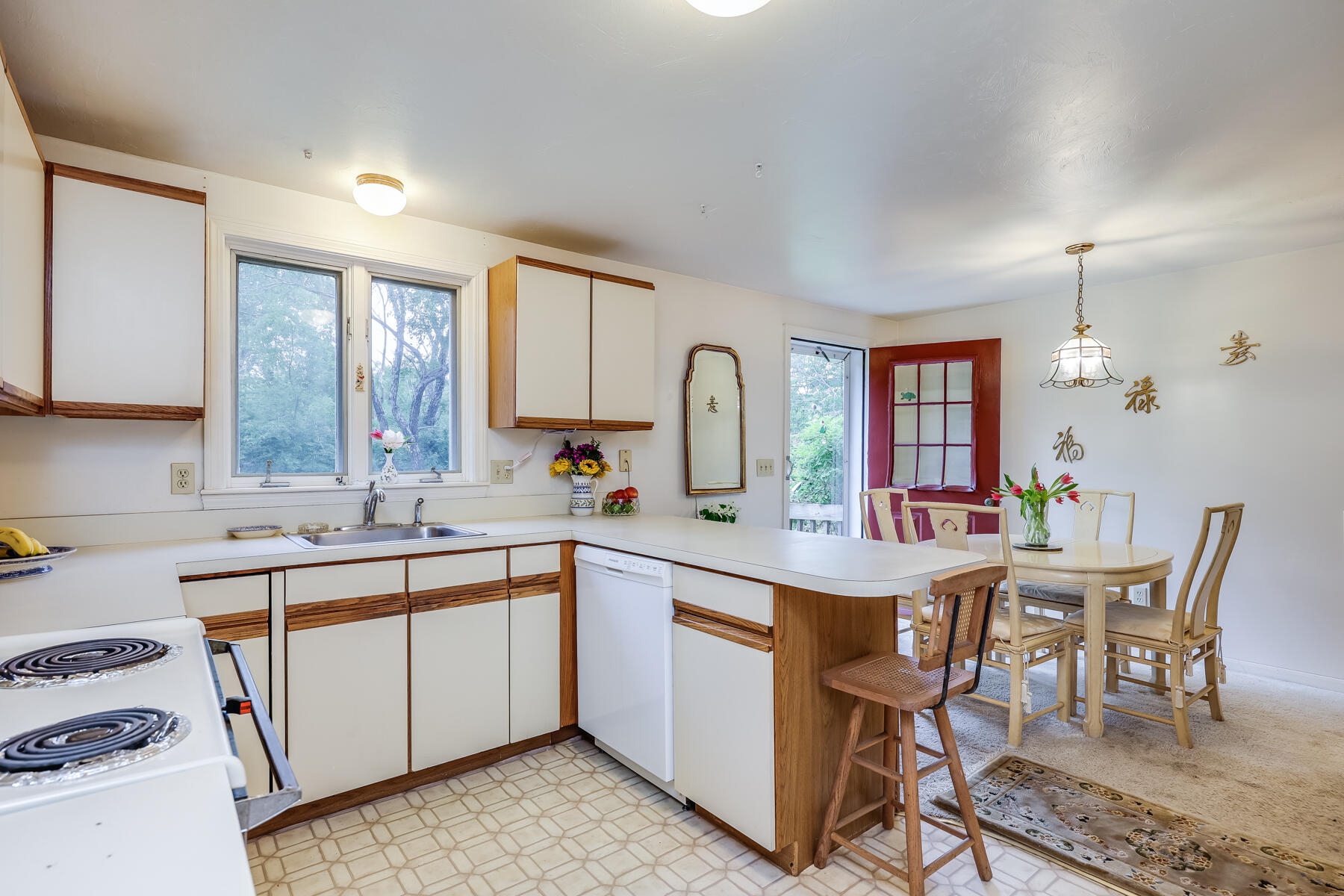 231 Knotty Pine Lane