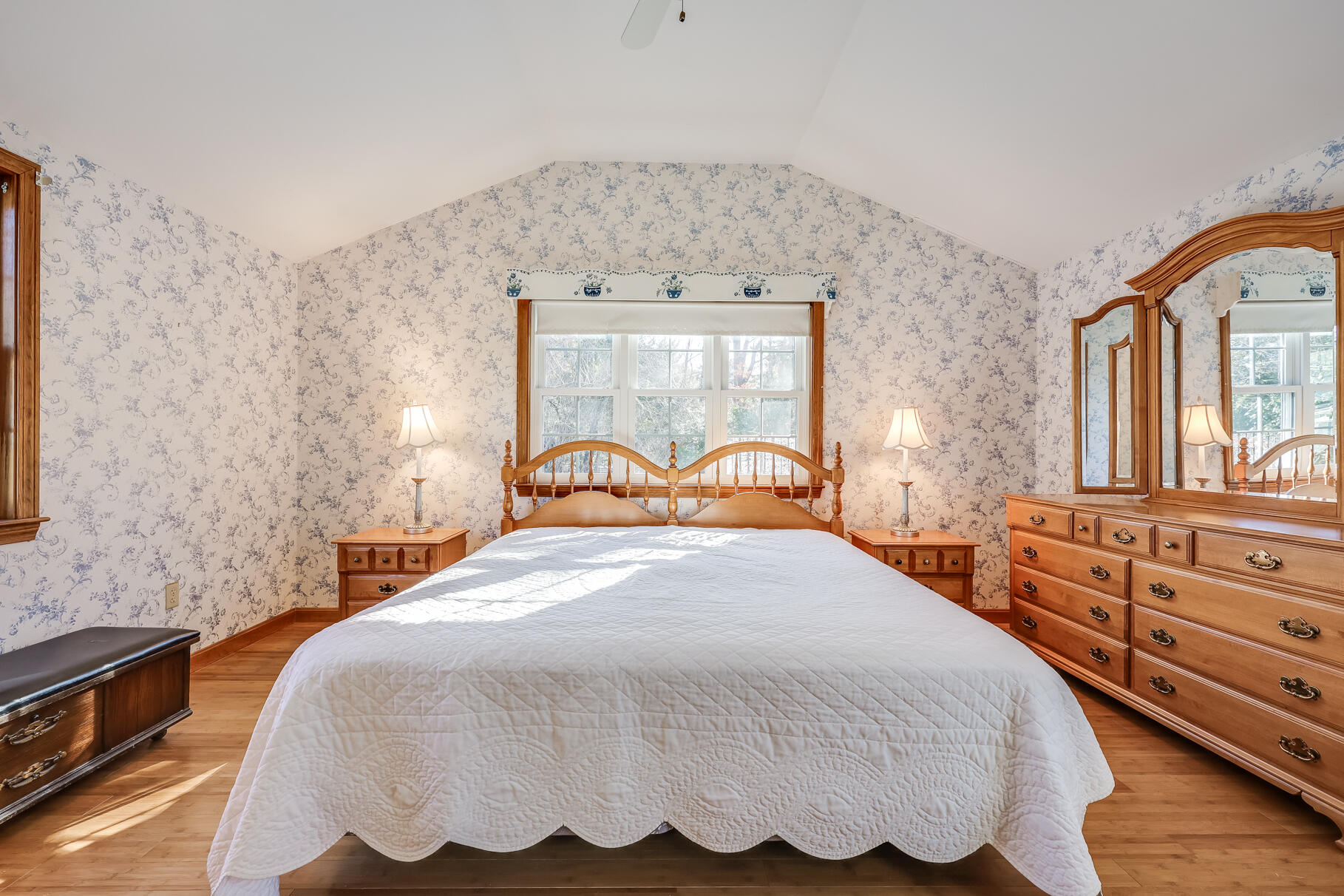 10 Monument View Road