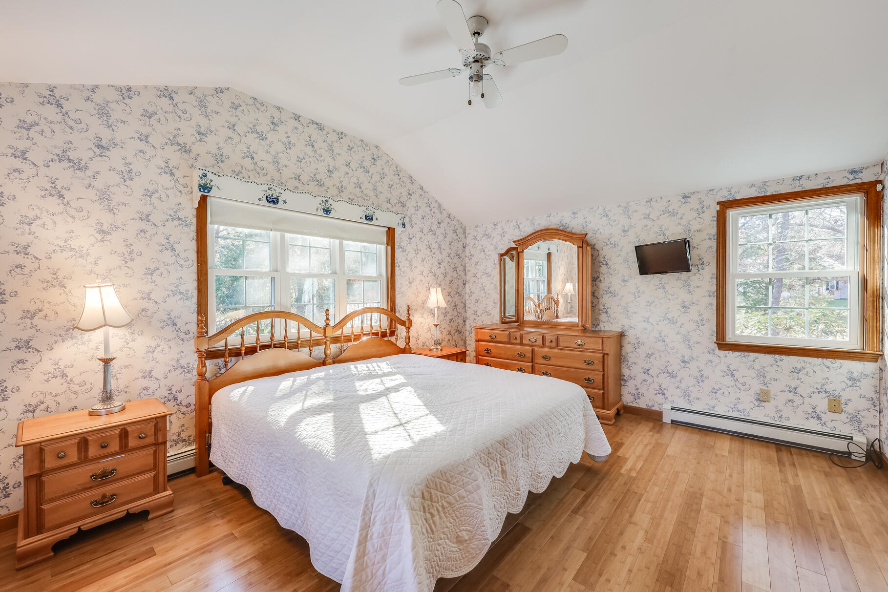 10 Monument View Road