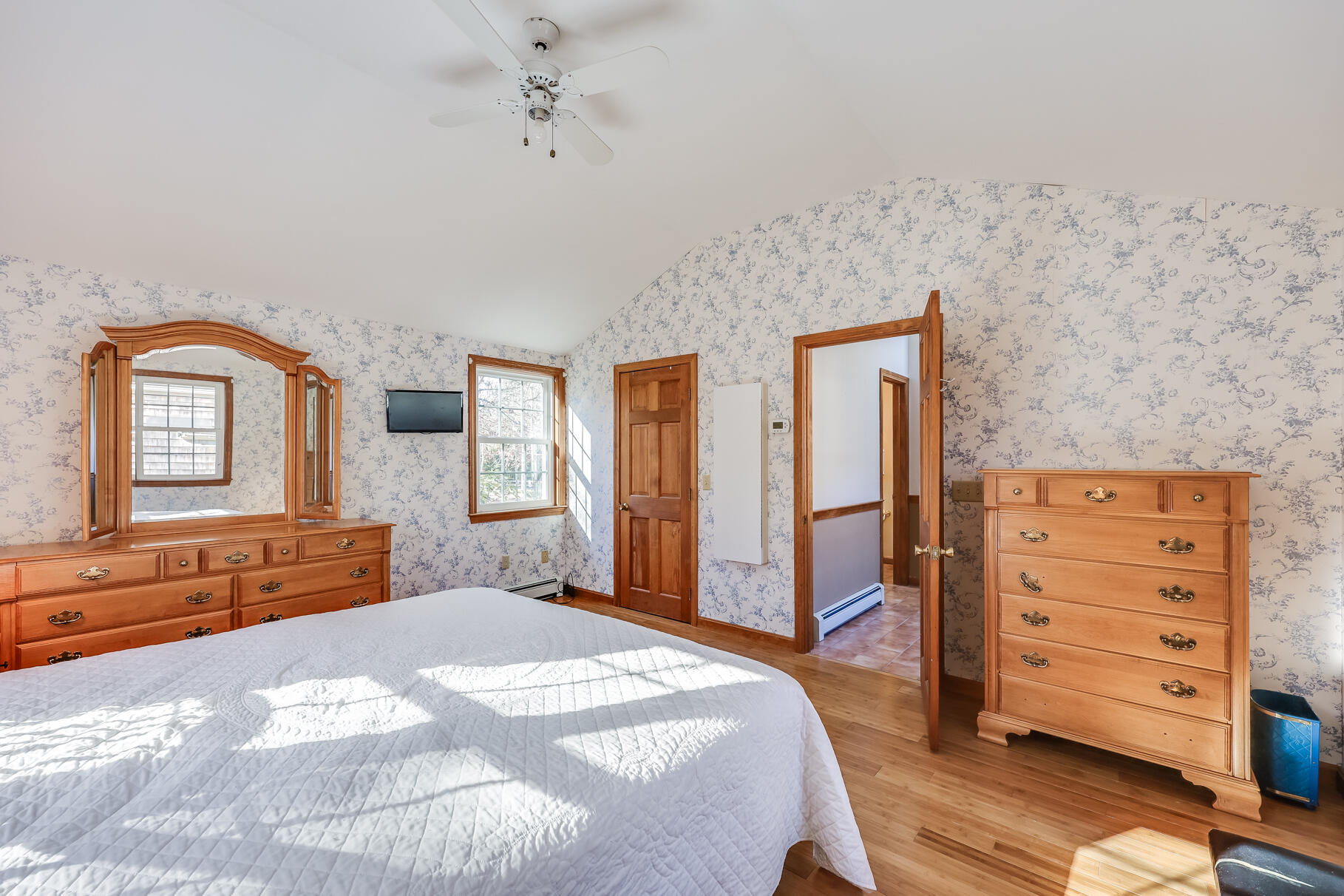 10 Monument View Road