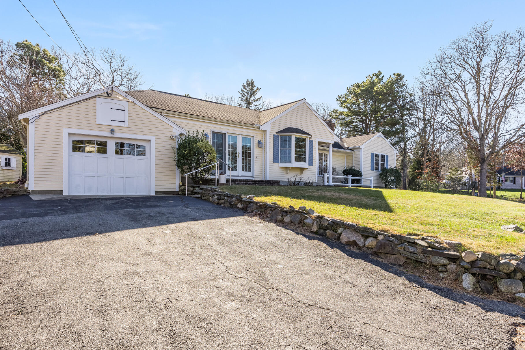 10 Monument View Road