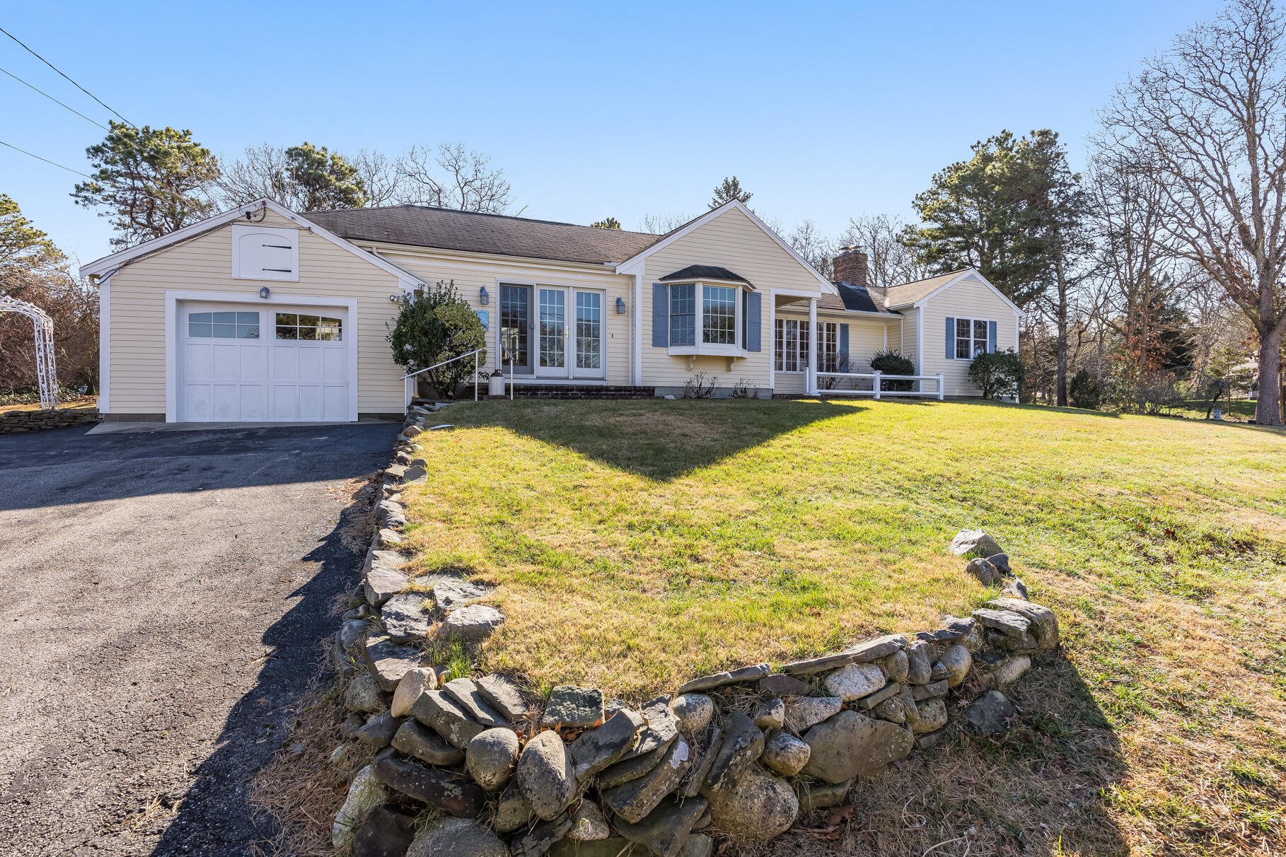 10 Monument View Road