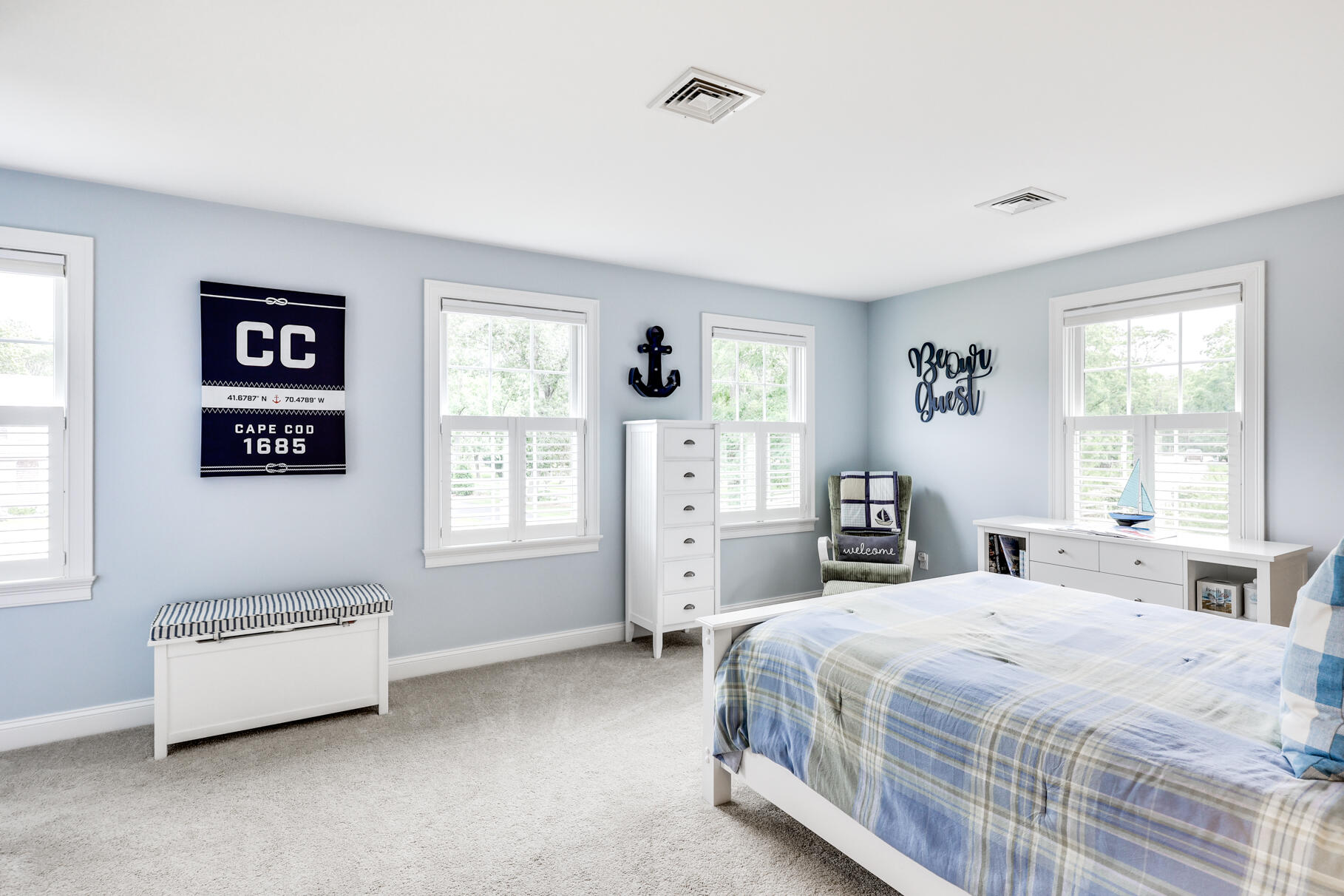 7 Jacobs Meadow Road