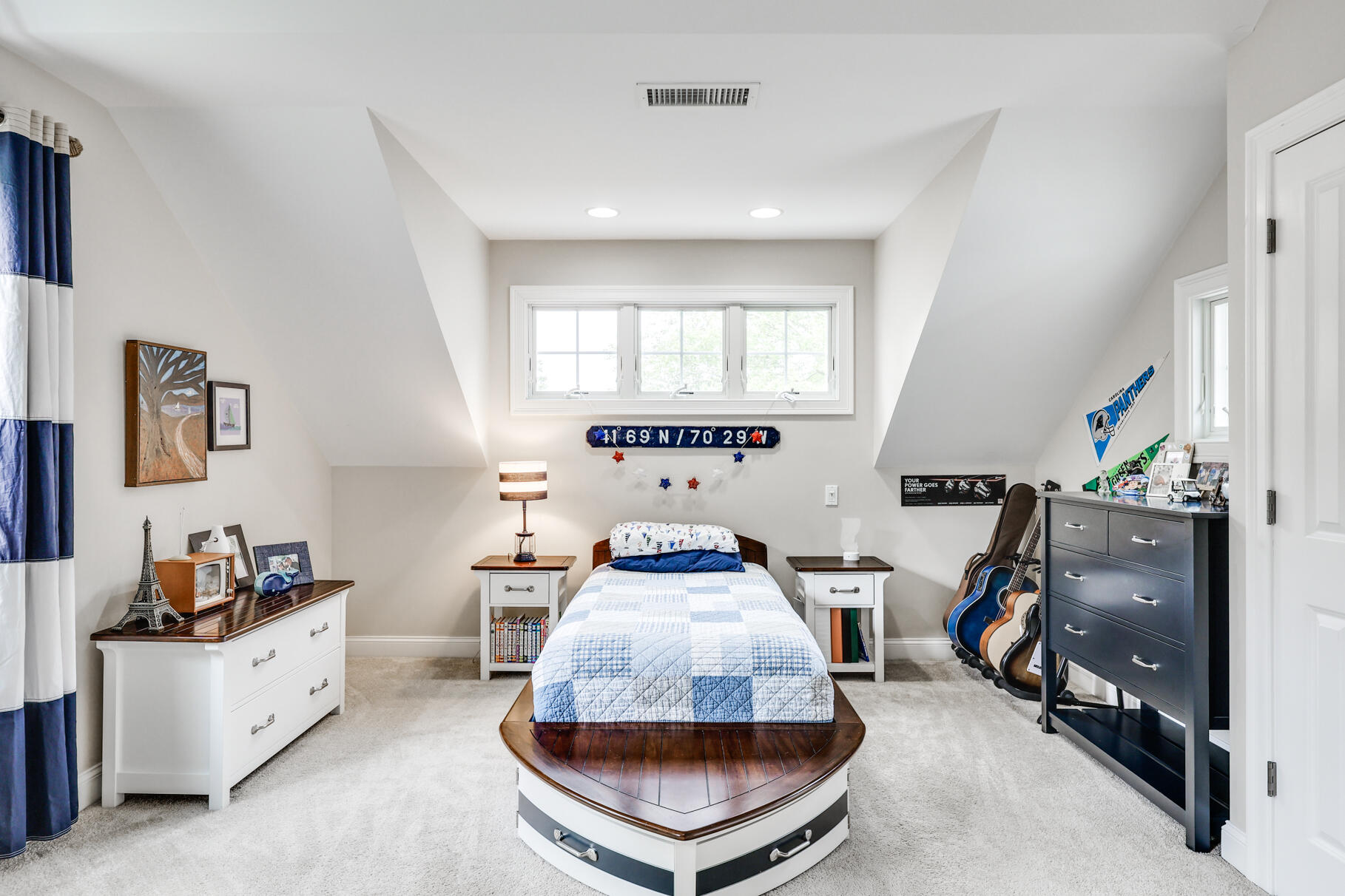 7 Jacobs Meadow Road