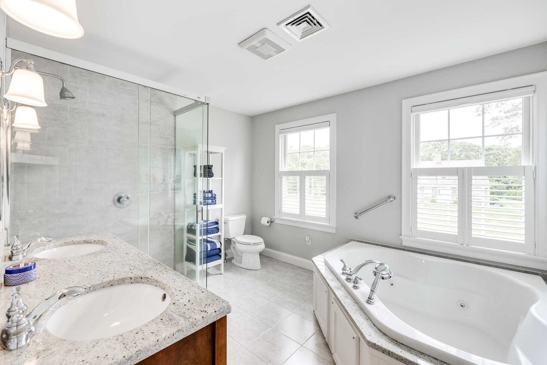 7 Jacobs Meadow Road