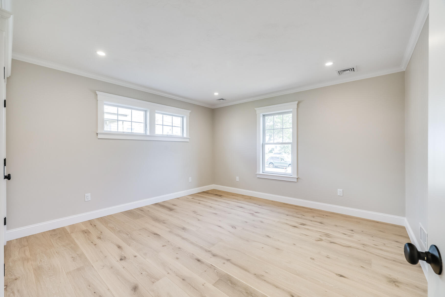 48 Wood Avenue