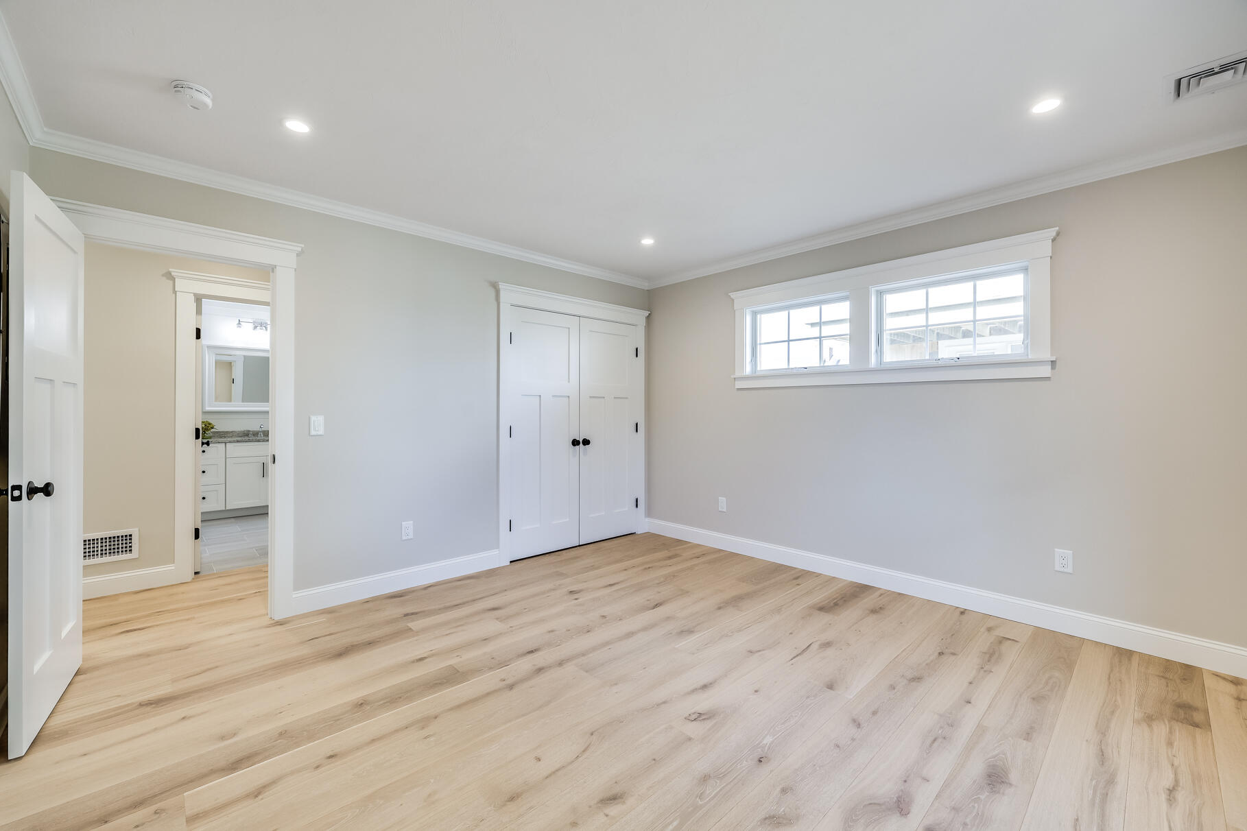 48 Wood Avenue