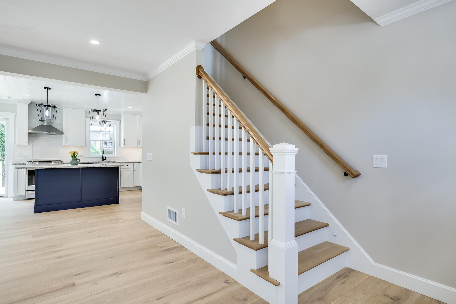 48 Wood Avenue