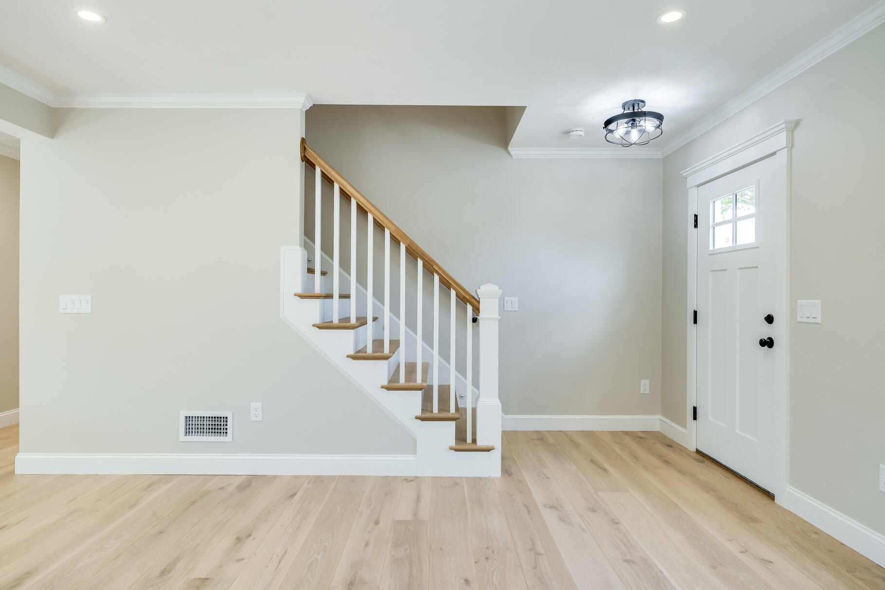 48 Wood Avenue