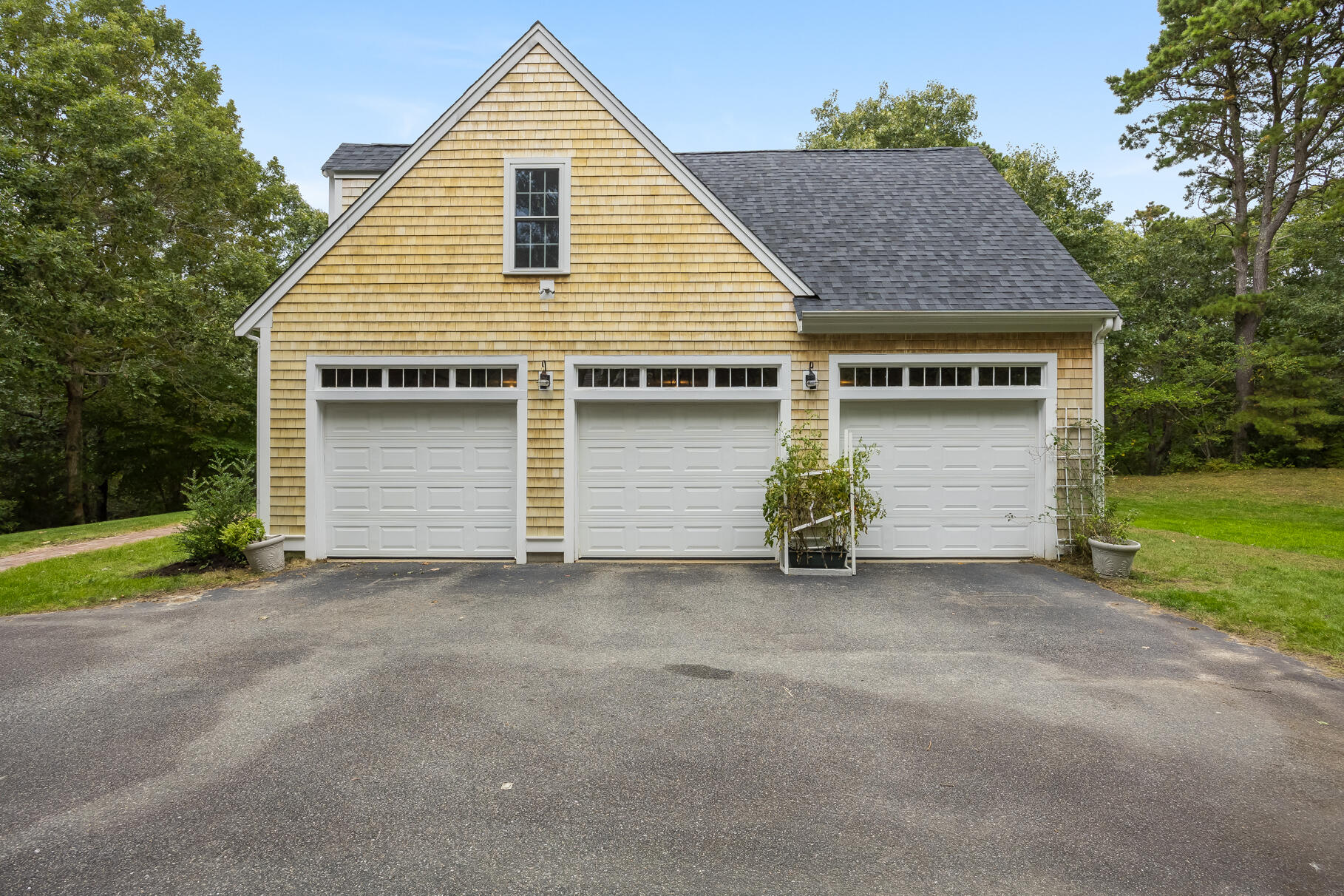 27 Wolf Hill