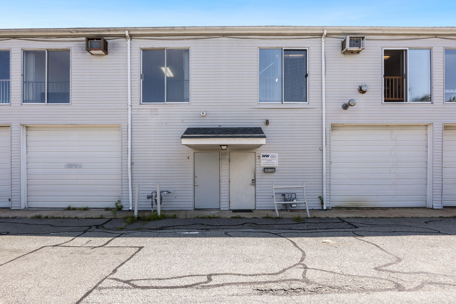 8 Jan Sebastian Drive # 6