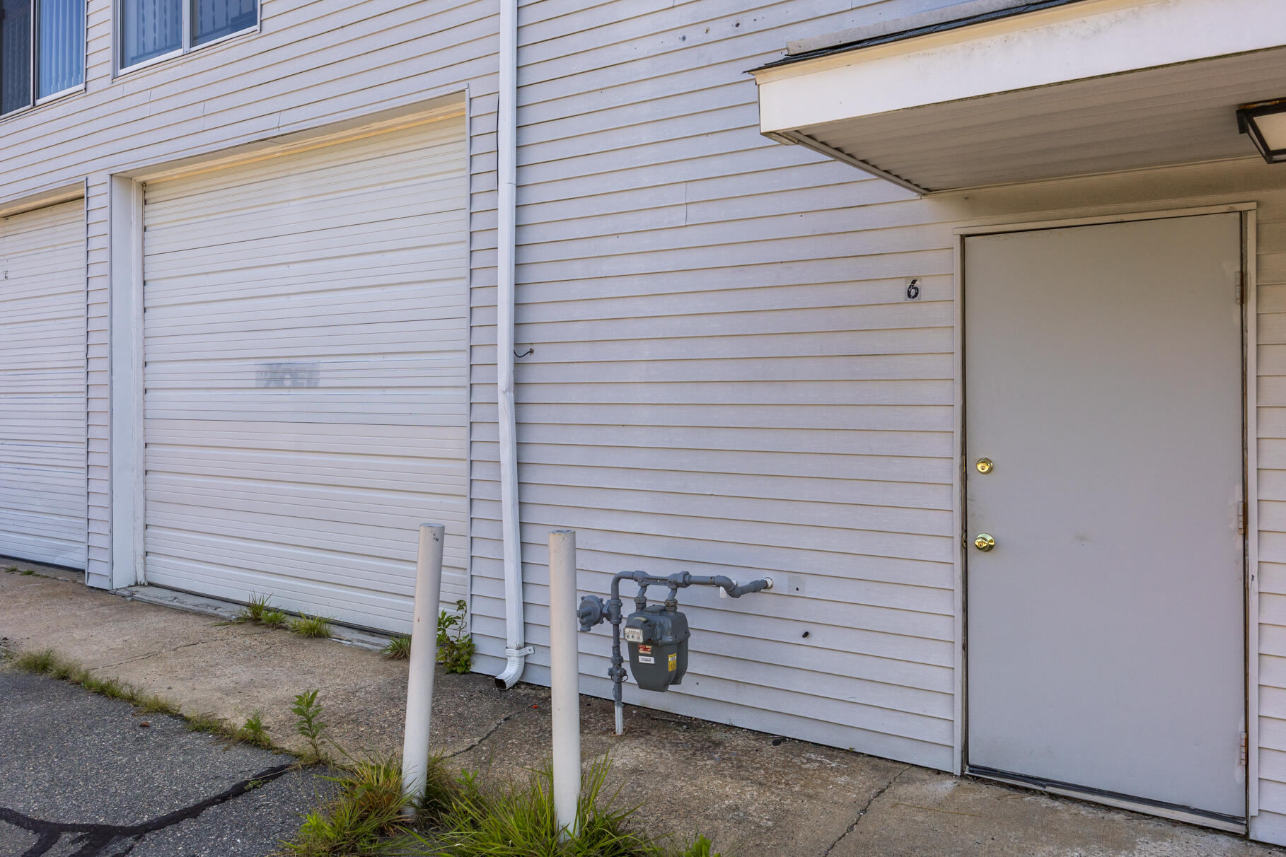 8 Jan Sebastian Drive # 6