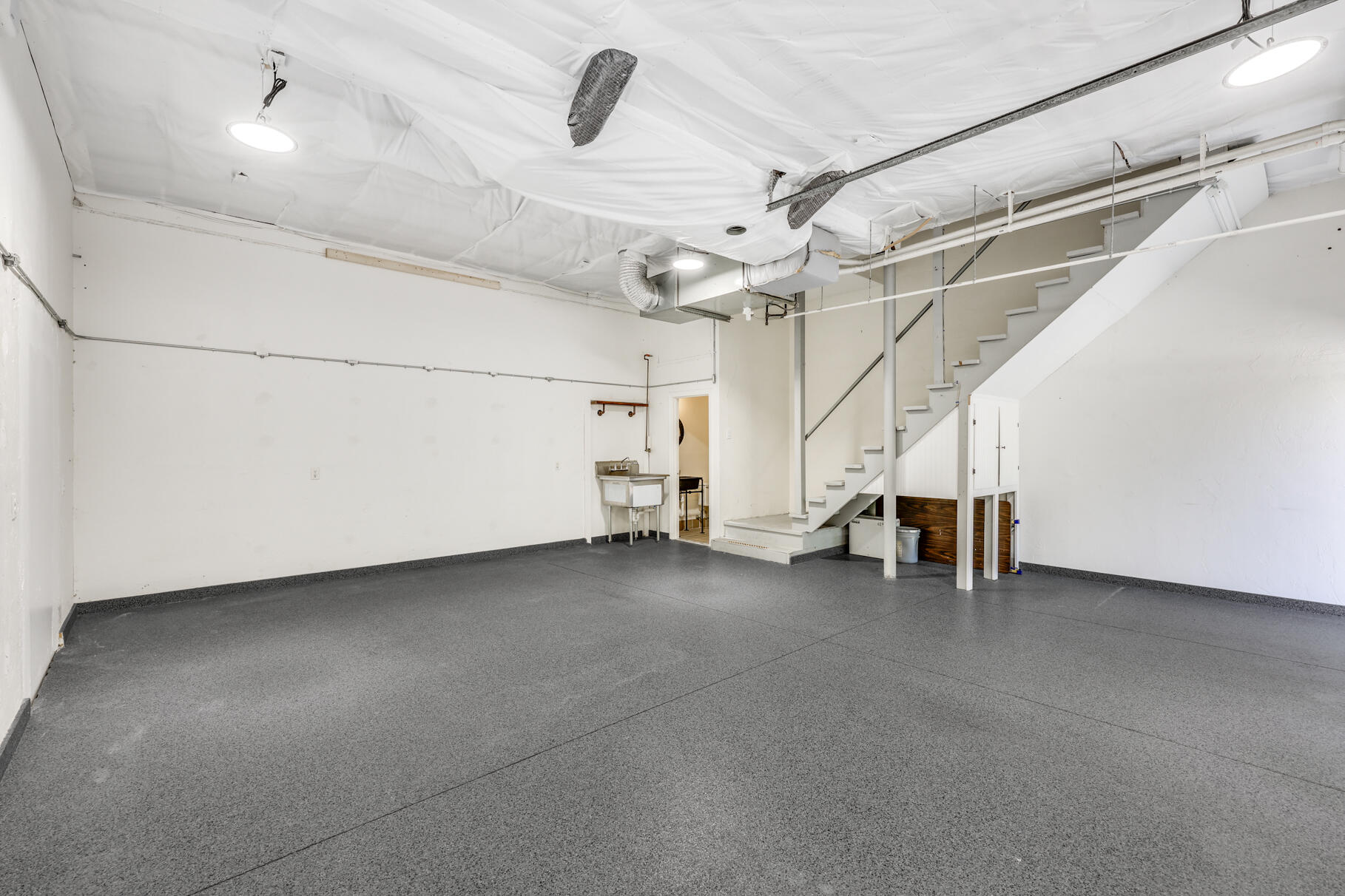 8 Jan Sebastian Drive # 6