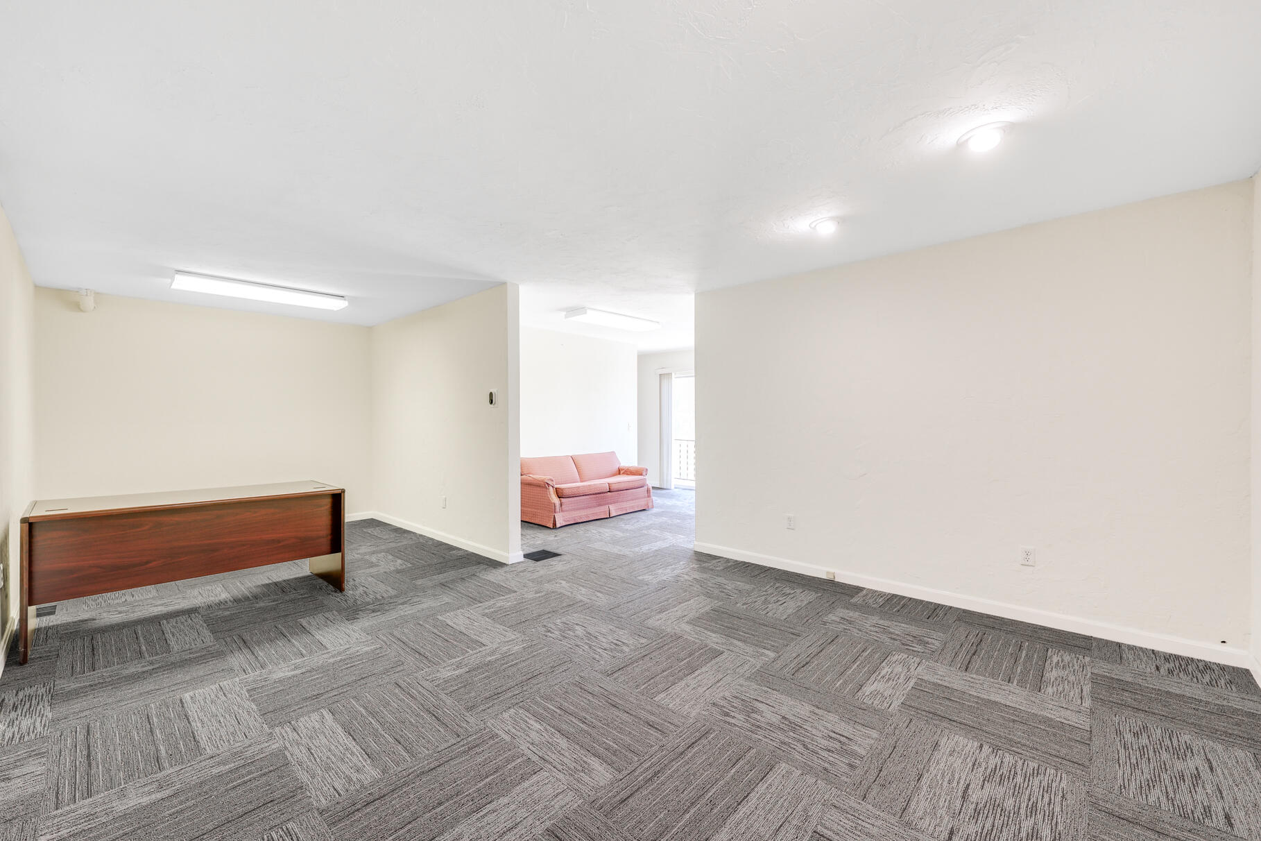 8 Jan Sebastian Drive # 6