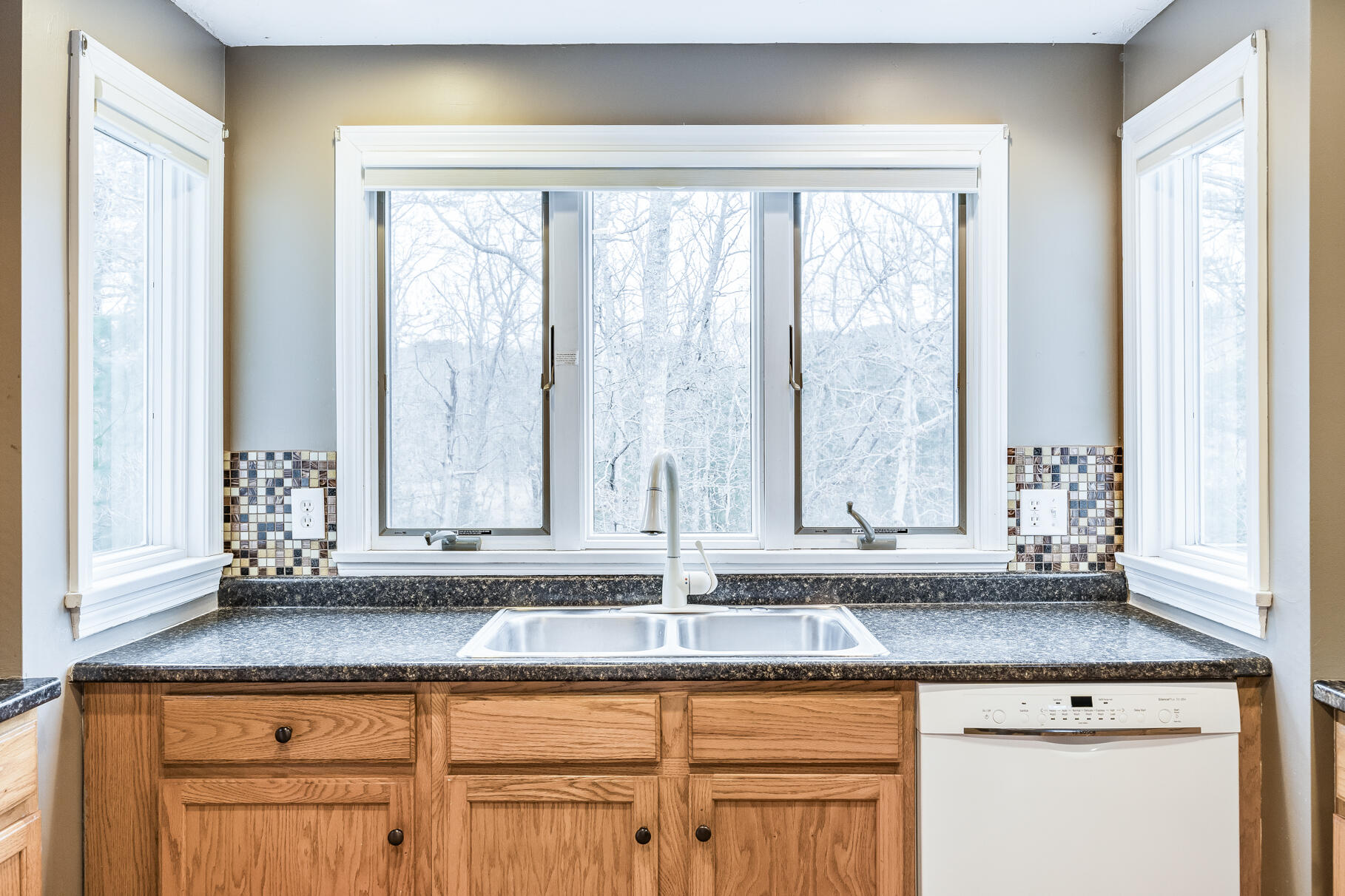 105 Edgewater Drive W