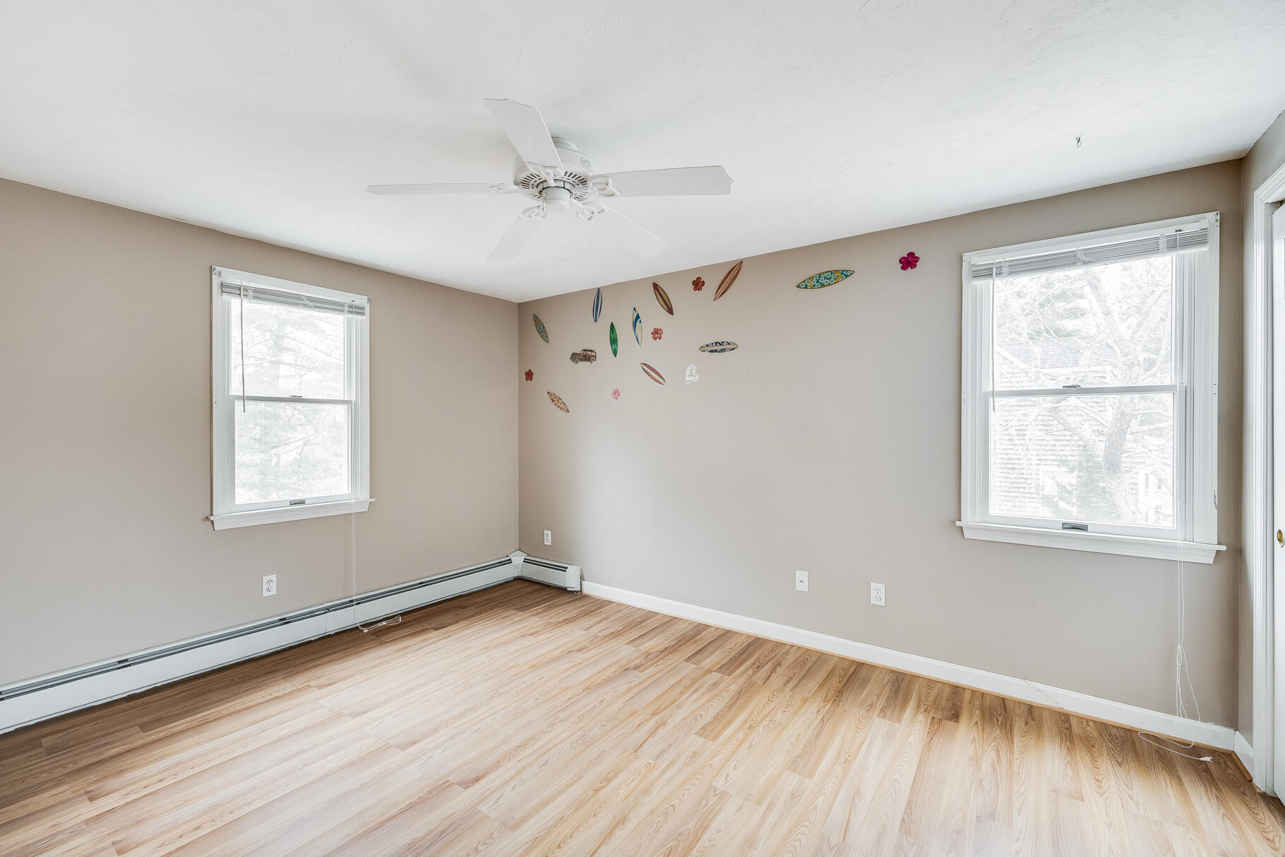 105 Edgewater Drive W