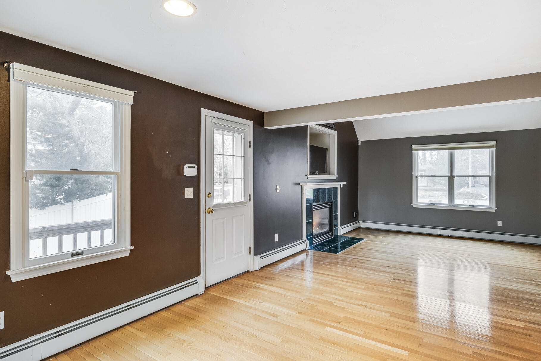 105 Edgewater Drive W