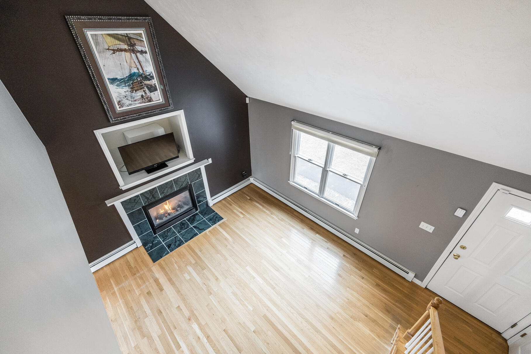 105 Edgewater Drive W