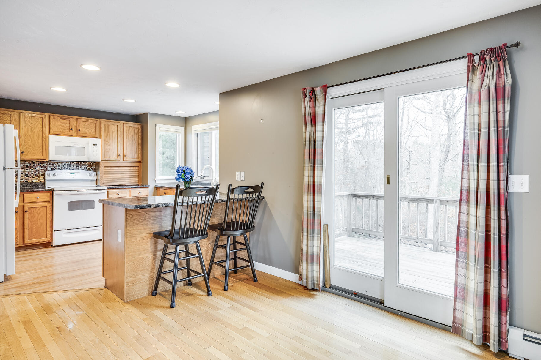 105 Edgewater Drive W