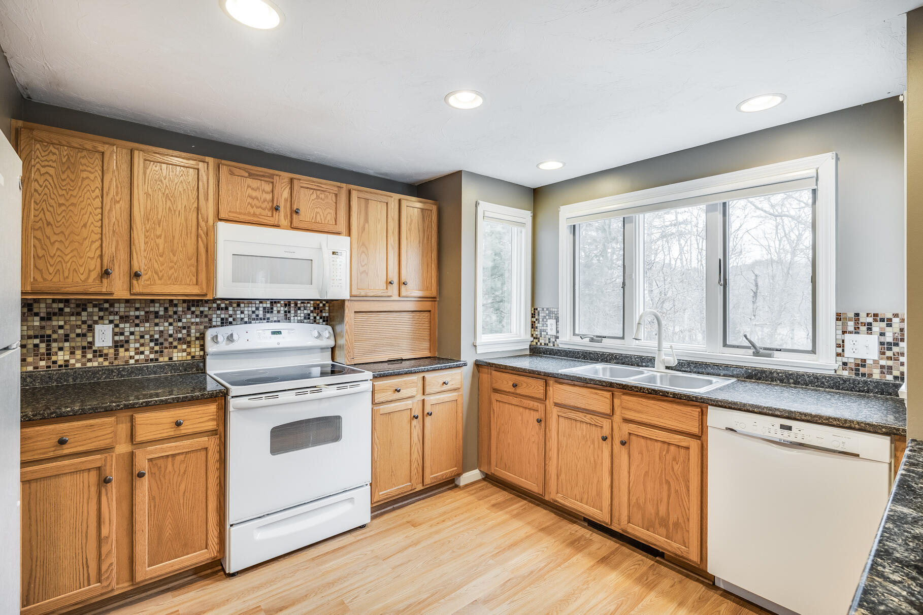 105 Edgewater Drive W